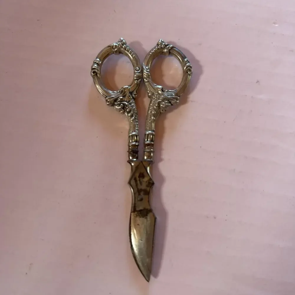 Antique Floral Grape and Vine Sterling Silver shear Scissors
